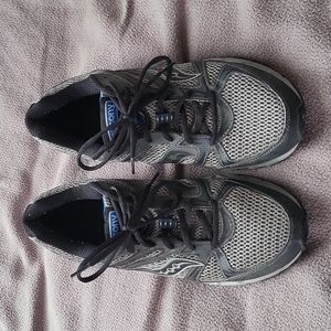 Mens trail running shoe.